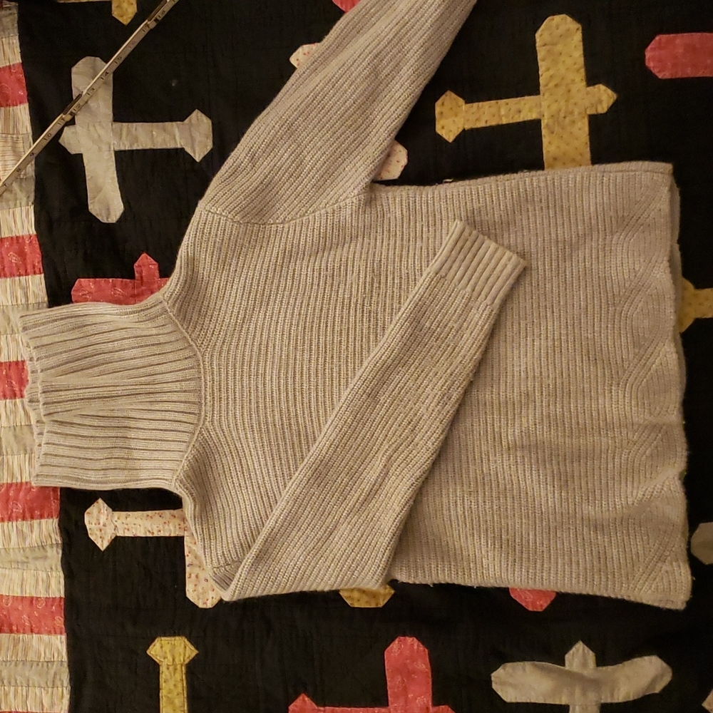 Vineyard Vines turtleneck sweater
